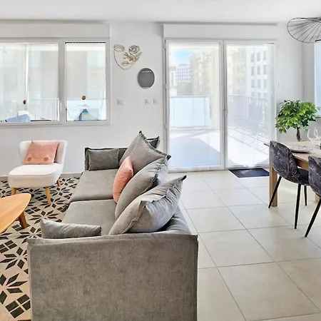 Sous Le Cedre Apartment *